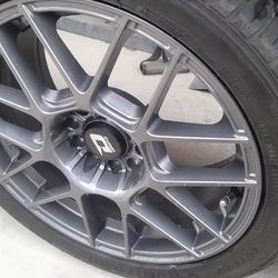 Wheel 17 5 Lugs Universal Like New 