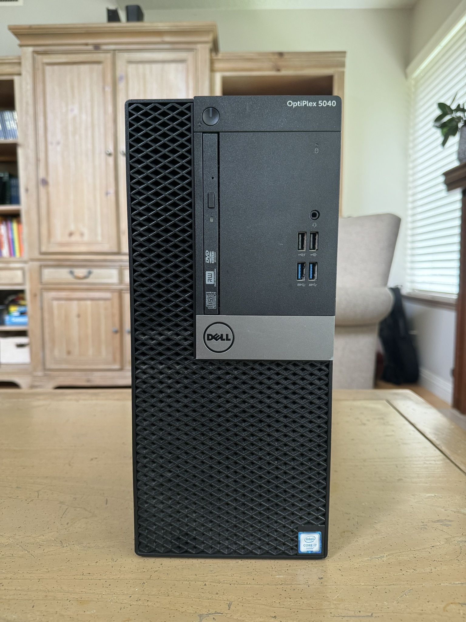 Dell Computer And Wireless Mouse