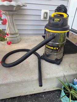 Stanley 4.5 HP Wet Dry Shop Vac
