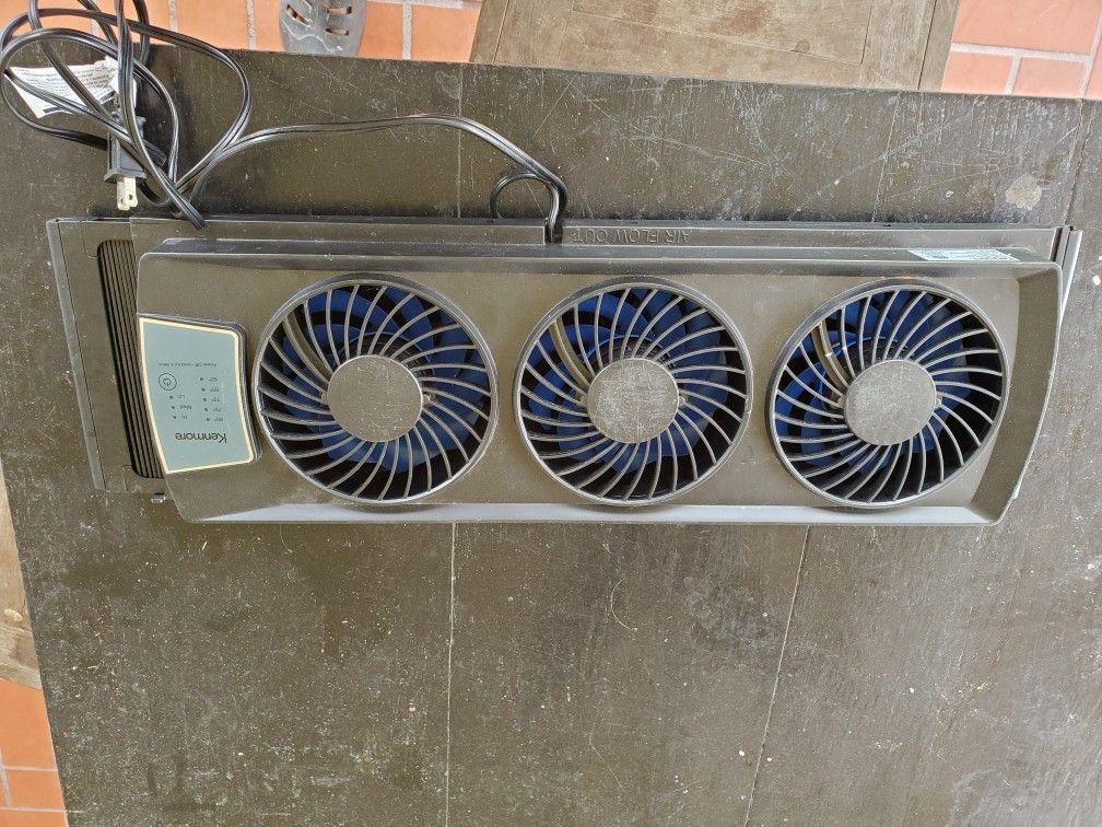 Kenmore Window Fan With Thermostat for Sale in Miami, FL OfferUp