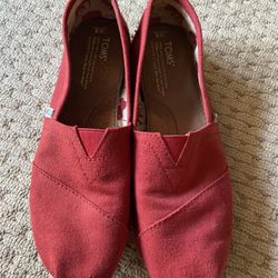 Red Toms Women’s Size 8
