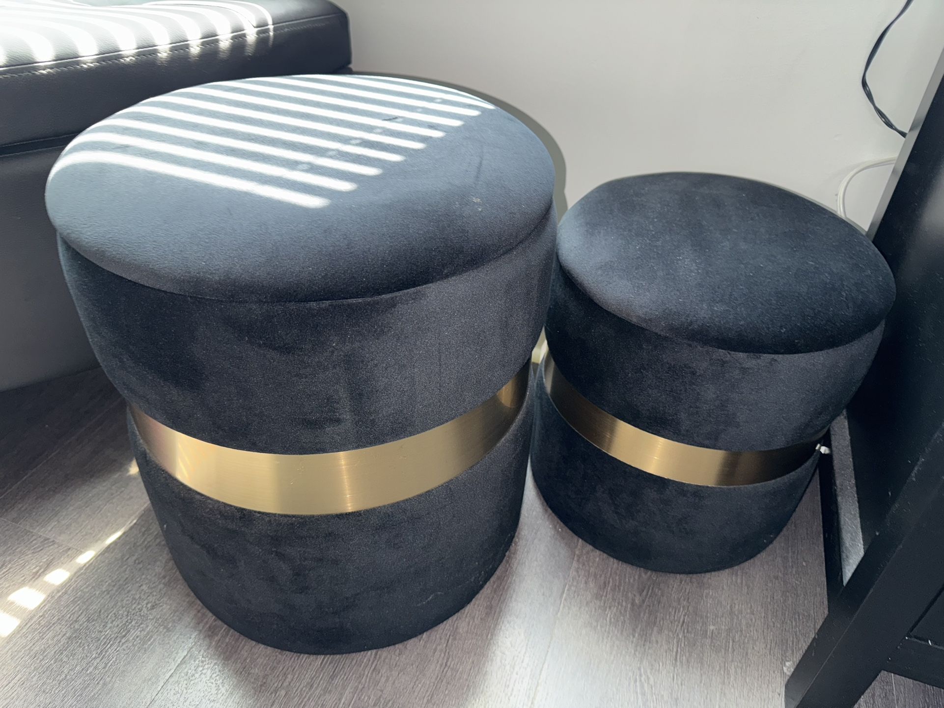 Black/gold Ottoman 