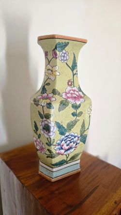 Vintage Chinese Famille Rose Porcelain Floral Vase