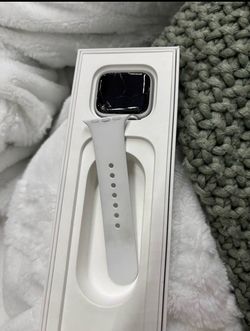 Apple Watch Series 4(40mm) read the description!