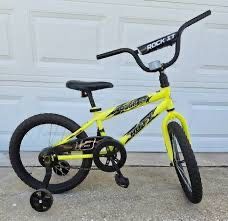 Huffy Kids Bike comes with helmet and other safety gears