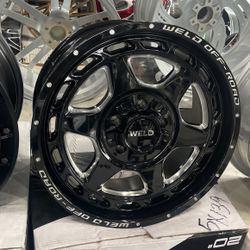 Weld Aragon 20x9 5x139 Bolt Pattern ( Set Of 4 )