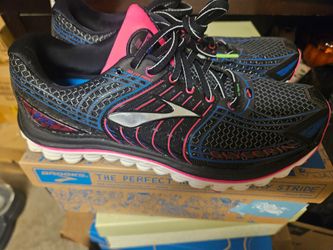 Brooks Tennis shoes