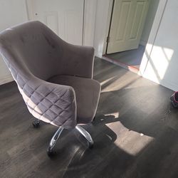 Modern Gray Office Chair – Comfortable & Elegant