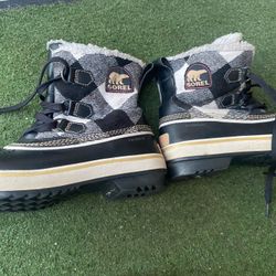 Women’s Sorel Snow Boots Size 8