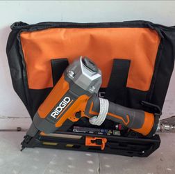 RIDGID
Angled Finish Nailer
