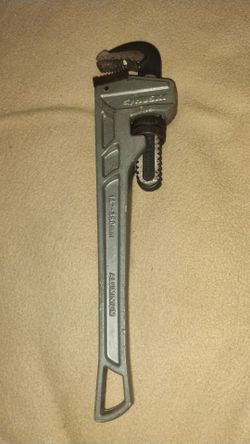 Husky 14-inch Aluminum Pipe Wrench