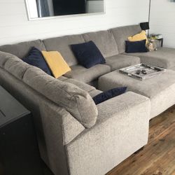 Oversized New Sectional /couch /Living room set