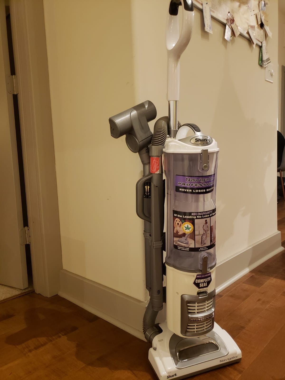 Shark Navigator vacuum cleaner - Great Condition