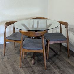 Stylish Glass dining Table with 4 Chair