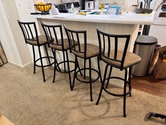 Bar table and 4 bar chairs