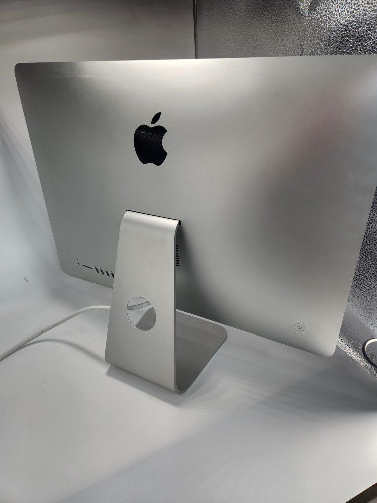 Apple iMac (21.5-inch, Late 2013) - Sleek Design & Powerful