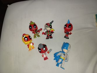 Mini Deadpool Bobble Head - Mini Batman