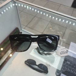 Sunglasses RB4426