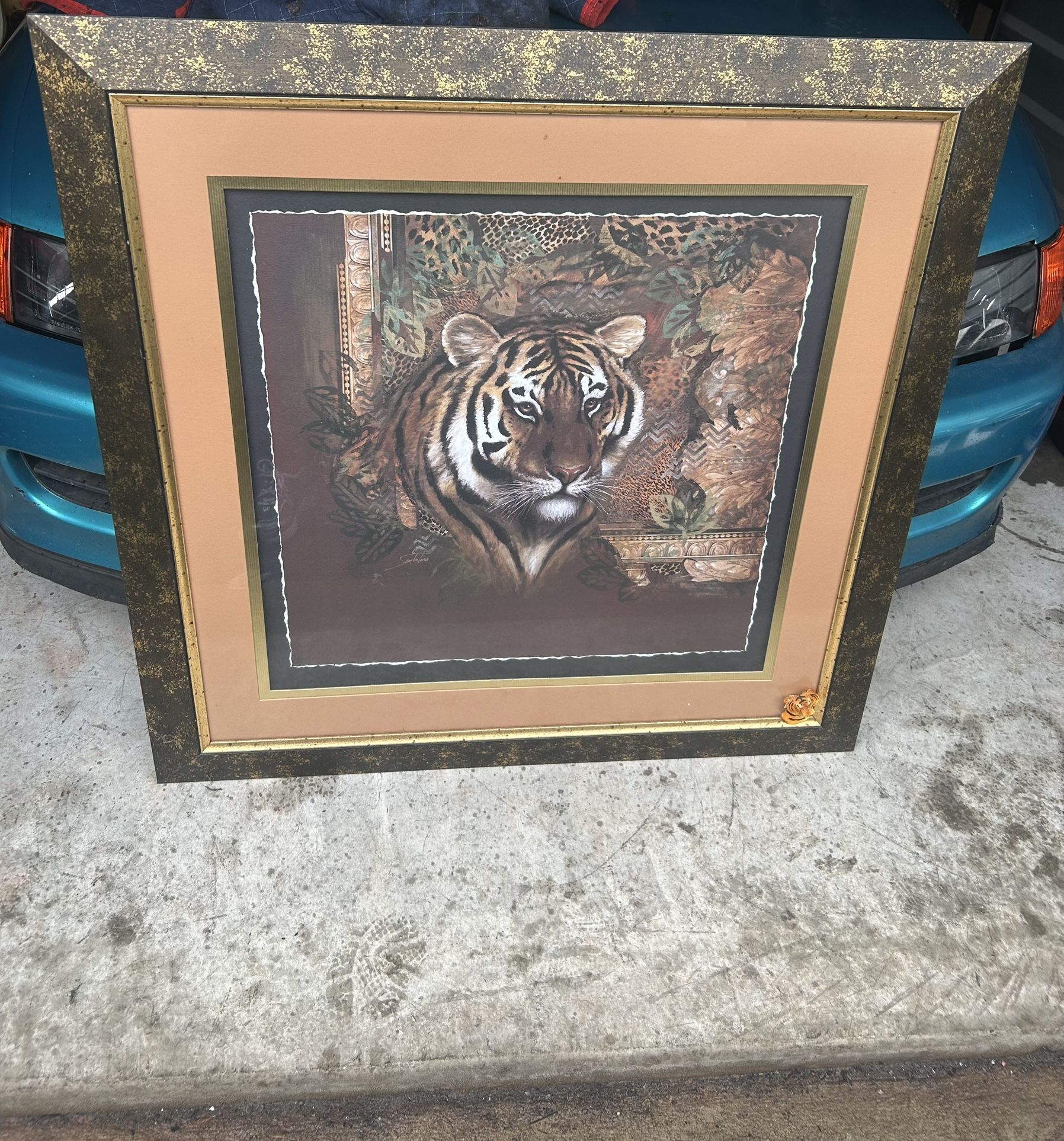 Tiger figurine
