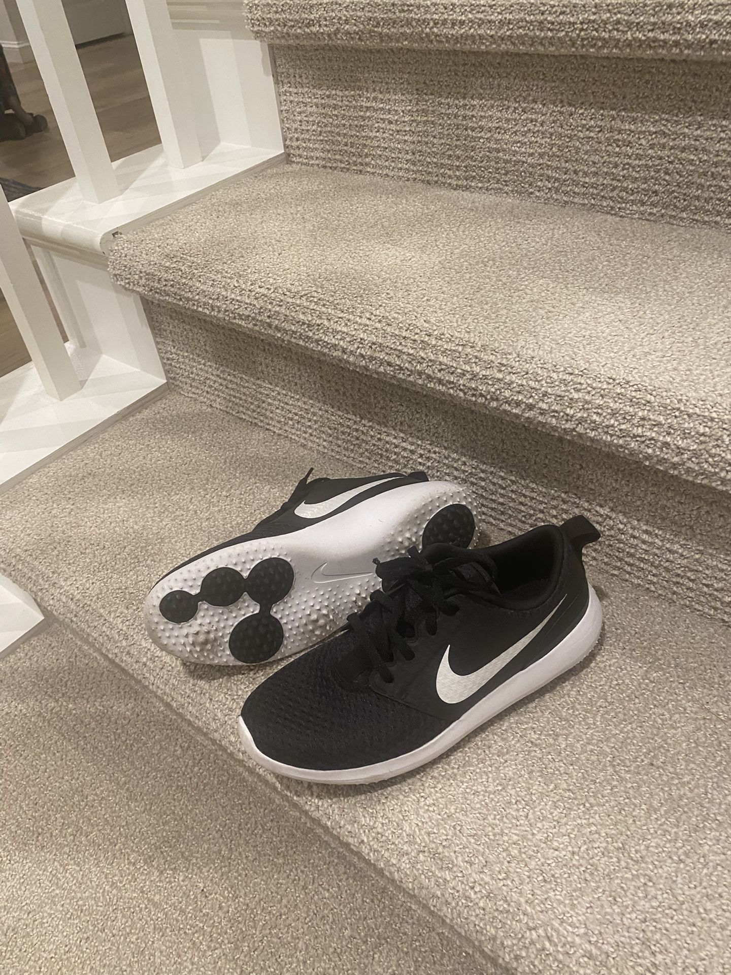NIKE Women's Roshe Golf Shoes size 7.5