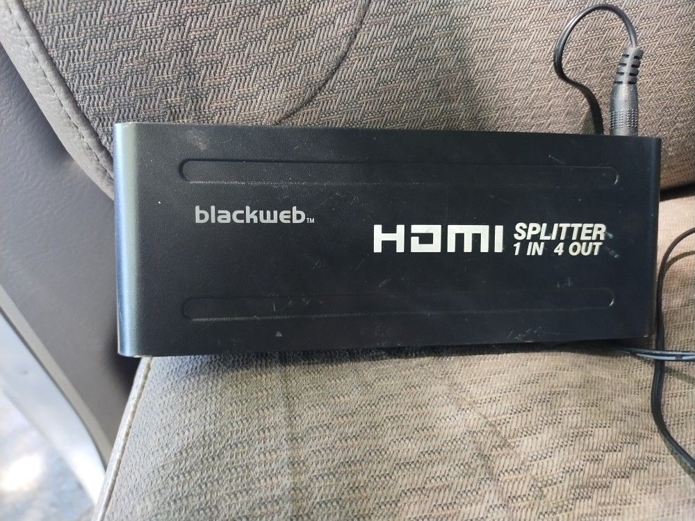 Blackweb Hdmi Splitter 1 In 4 Out