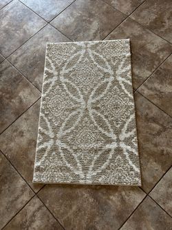 Small Accent Rug with Damask Pattern 28” x 45”
