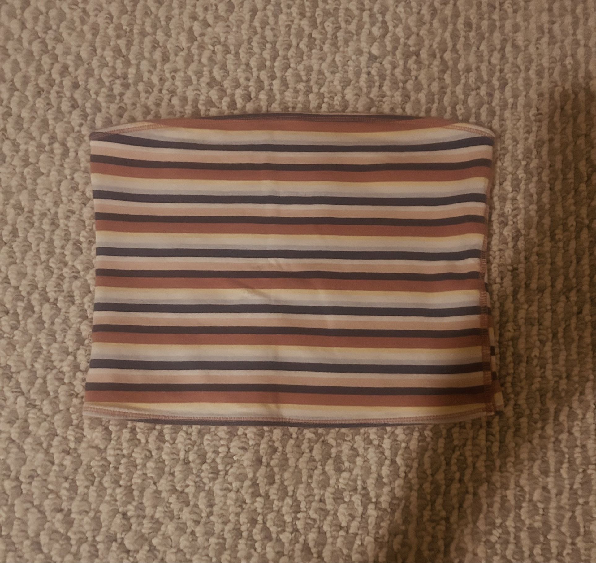 CLOTHES (ALL TOPS, HOLLISTER, GARAGE, ETC)
