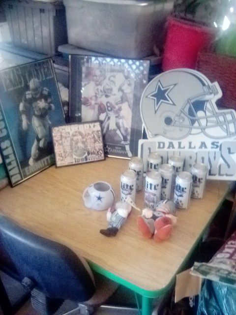 Dallas Cowboy Lot The Miller Lite Beer Cans Are Not Open They're Collectible They Sell For $30 Each Online