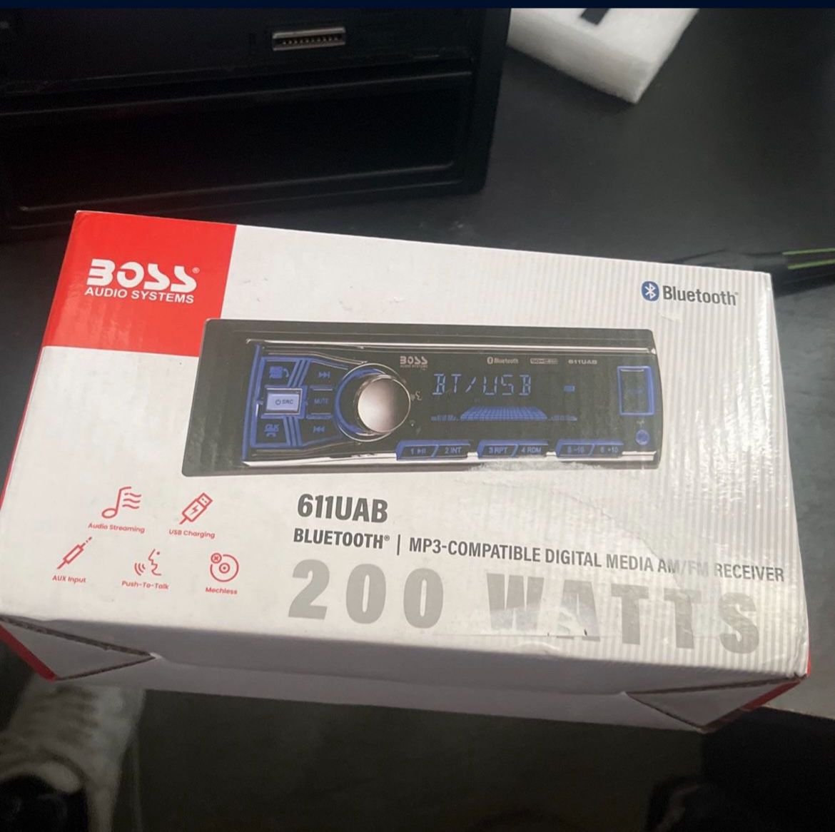 BOSS Audio Systems 611UAB Car Stereo System