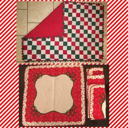Matching Christmas Quilt Throw & Set of 4 Napkins, Excellent Condition!
