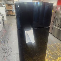 Sale Of The Week GE 28 Inch Top Freezer Refrigerator 