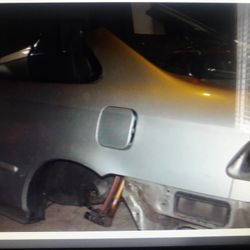 Parting Out Honda Civic 2000.