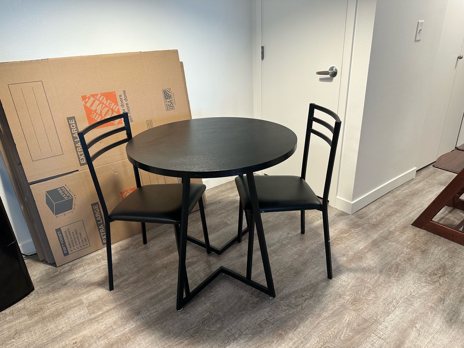 Dining table set