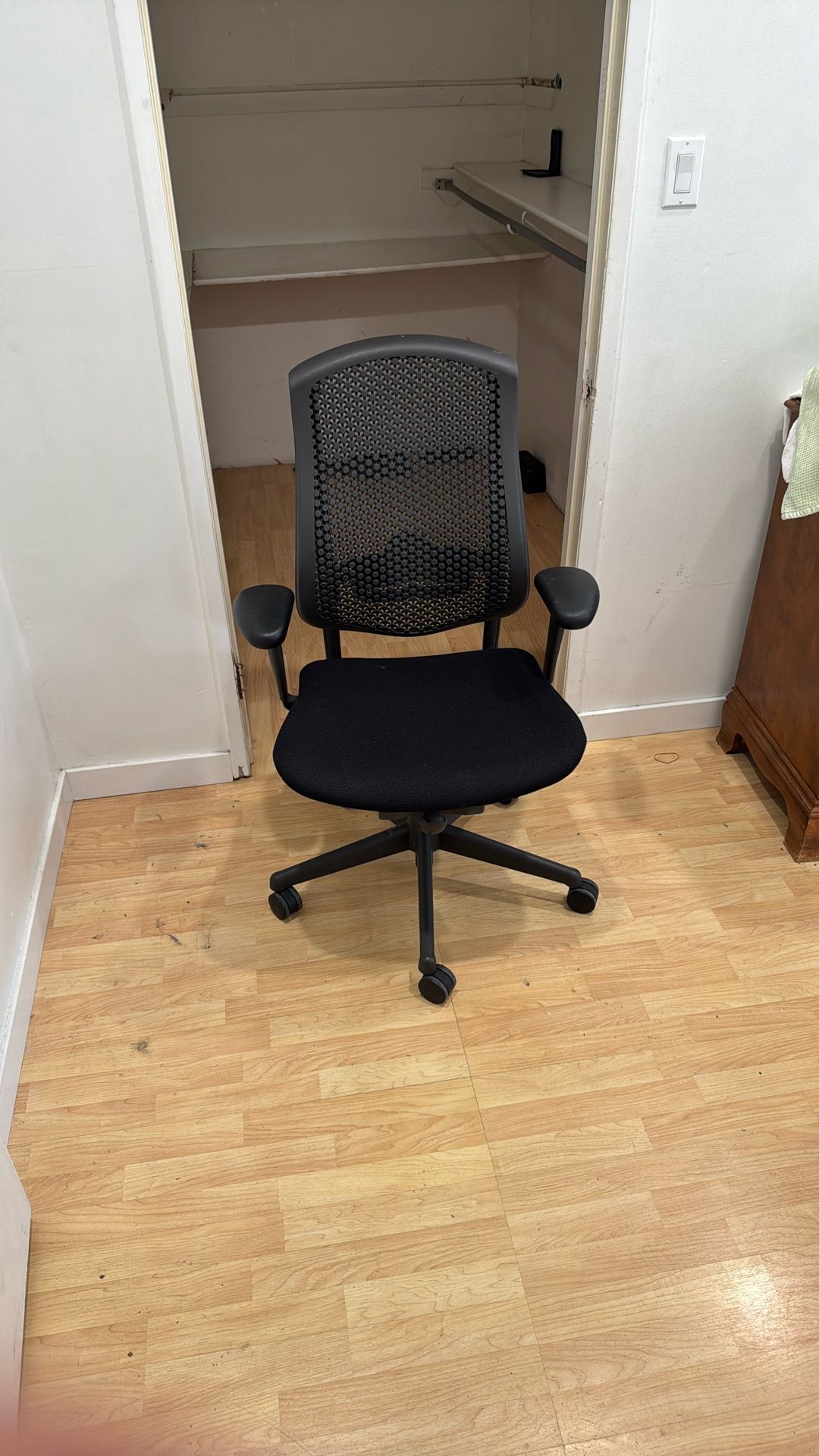 Herman Miller Celle Office Rolling Chair Great Condition!!!
