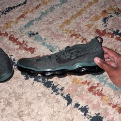 Nike vapor max size 9