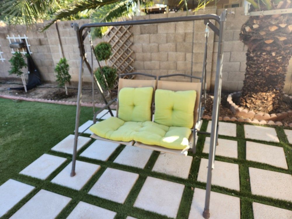 Swing Set (With Cushions)