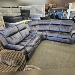 Manual reclining sectional sofa
