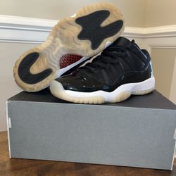 Kids sz 7 / Womens sz 8.5 of Air Jordan 11 Retro Low “72-10”