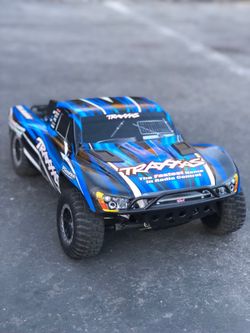 Traxxas Slash 2WD Ready To Run - Upgraded Metal Servo + 2 Batteries & Tons of Extras!