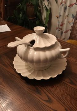 California Pottery Soup Taurine complete set