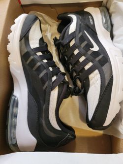 NIKE
WOMENS AIR MAX VG-R