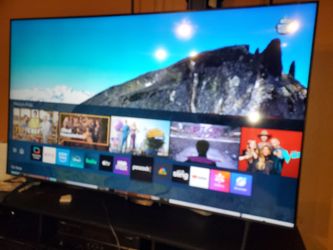 75" Samsung Chrystal Smart Tv 4k basically new less than year . Great Quality Pic No Scratch come with remote