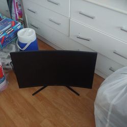 QHD 27 Inch Monitor This Year New 144hz. Curved. Freesync AMD