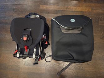 Pico WAYB travel car seat w/bag in excellent condition!