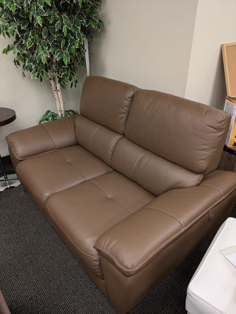 2 Seater Loveseat - Leather