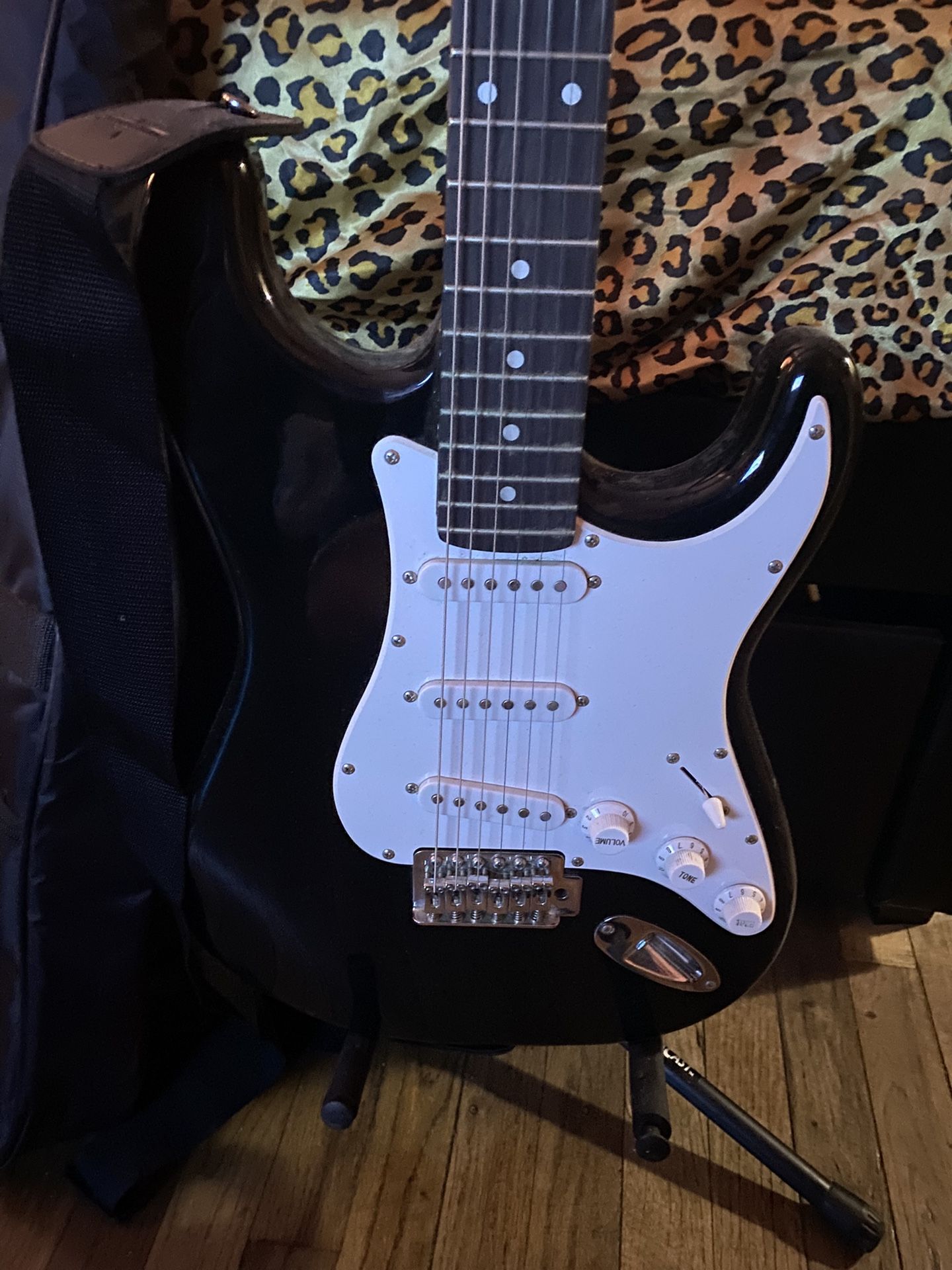Austin 6-string Guitar And Guitar Case + Shoulder Strap