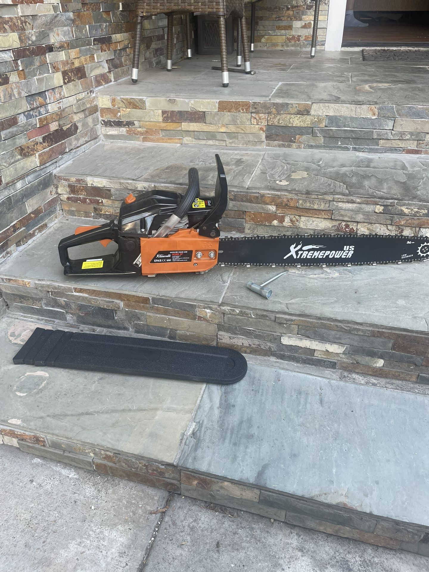 Extreme Power Gasoline Chainsaw 22”