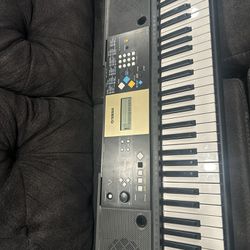 Yamaha Piano Keyboard 