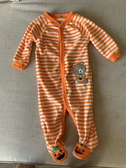 Carters Halloween pjs 9 months almost new!