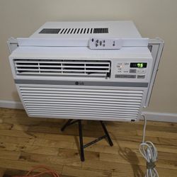 LG  AIR Window Conditioner  8000btu 